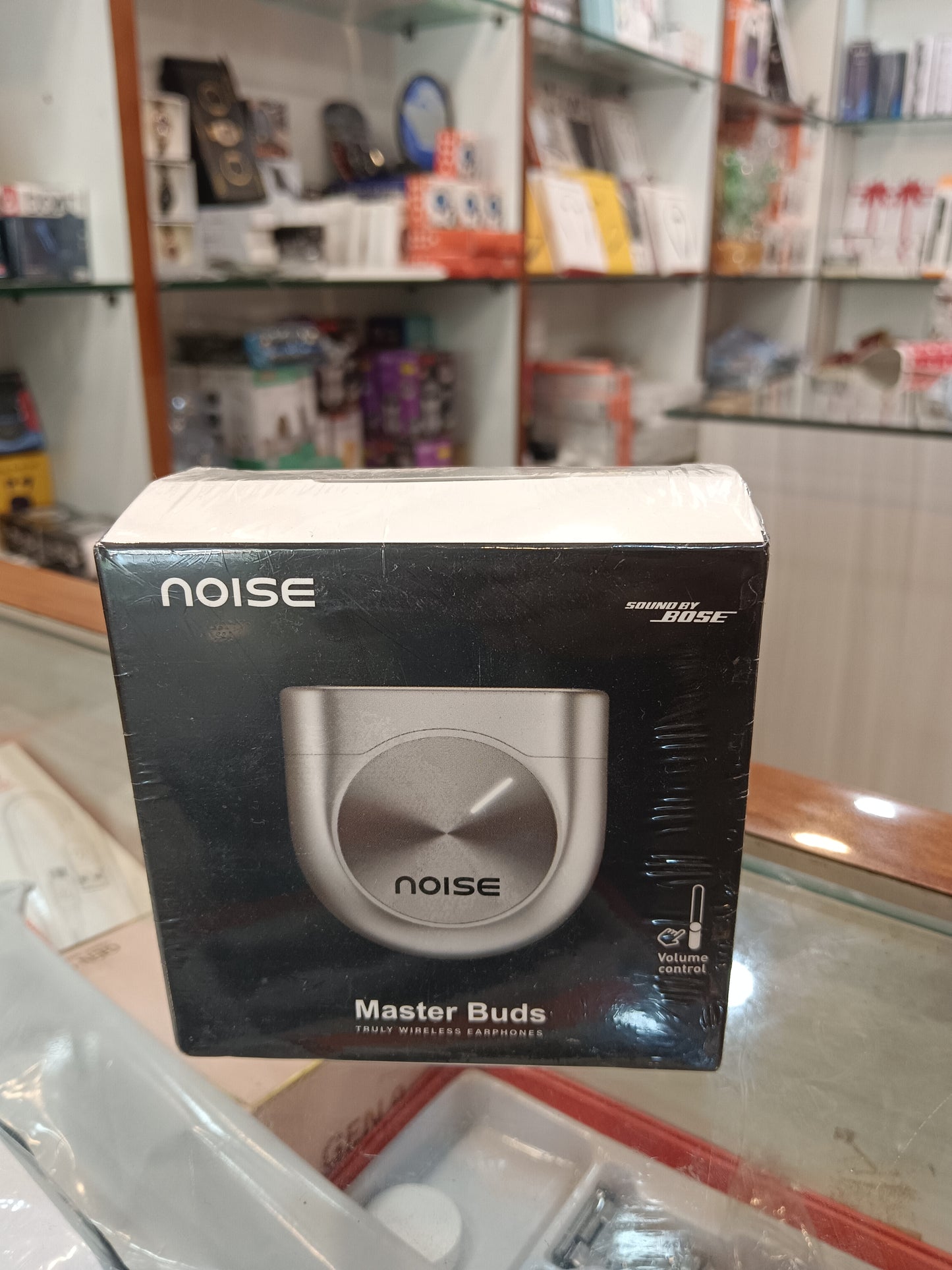 Boat Airdopes, one plus buds, realme buds