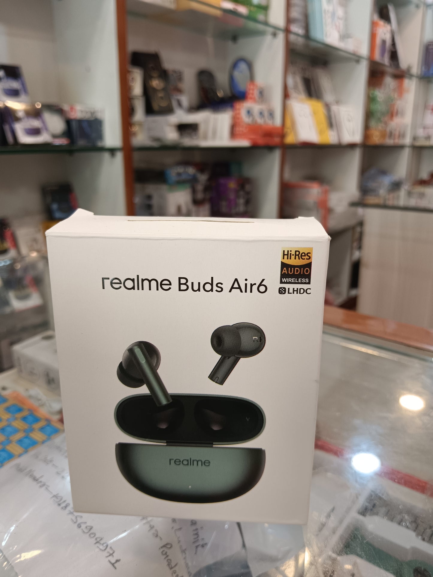 Boat Airdopes, one plus buds, realme buds