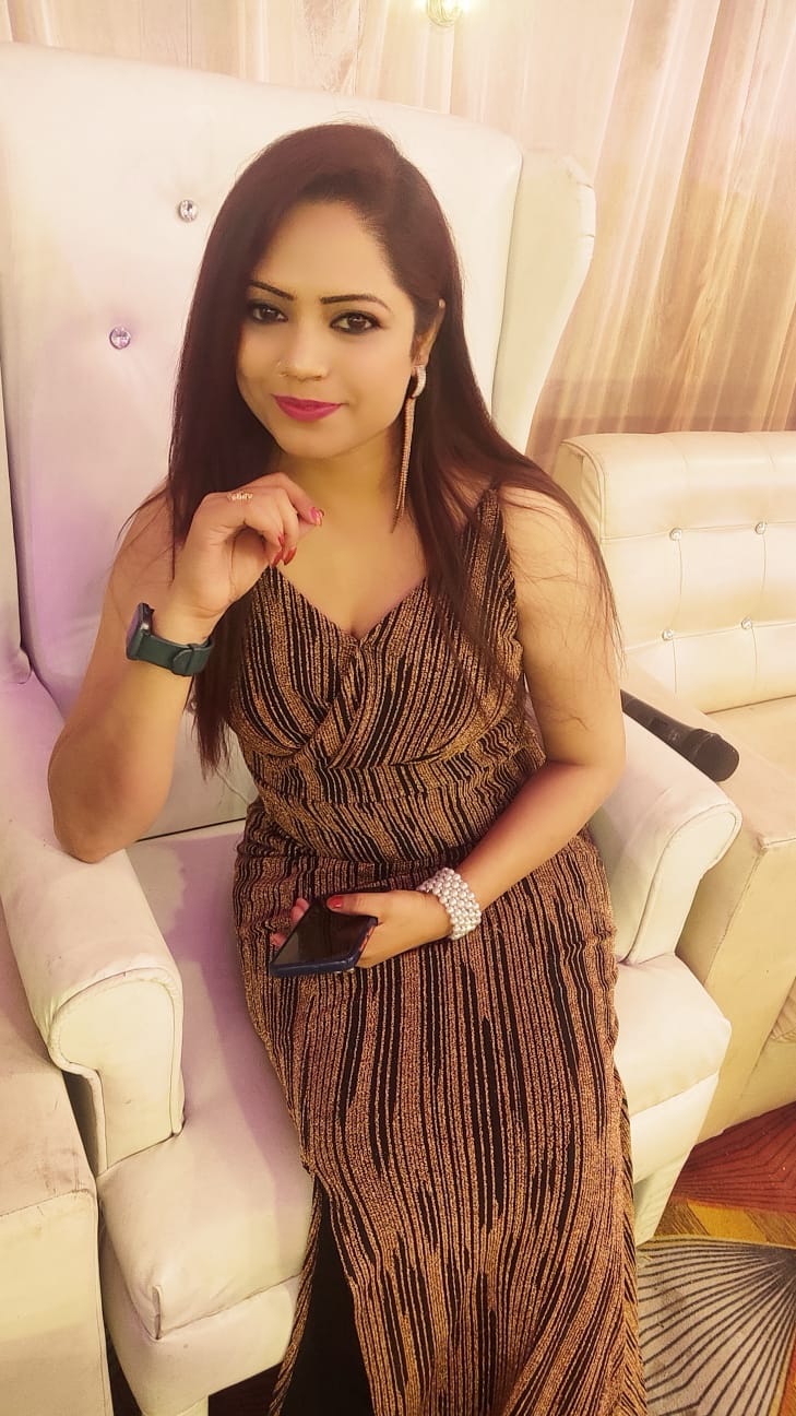 Anchor(Nandini Dwivedi), call 7985613007 for dates availability