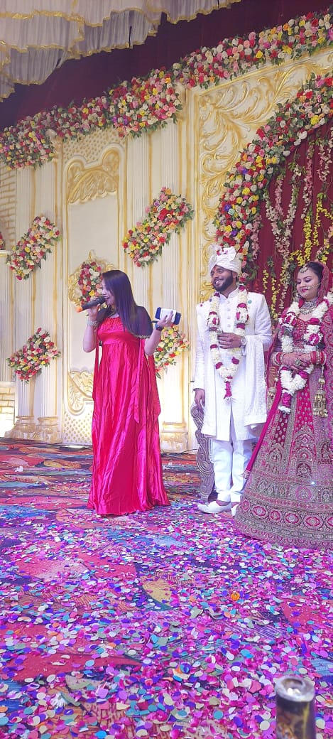 Anchor(Nandini Dwivedi), call 7985613007 for dates availability
