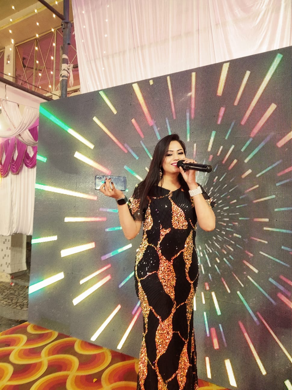 Anchor(Nandini Dwivedi), call 7985613007 for dates availability