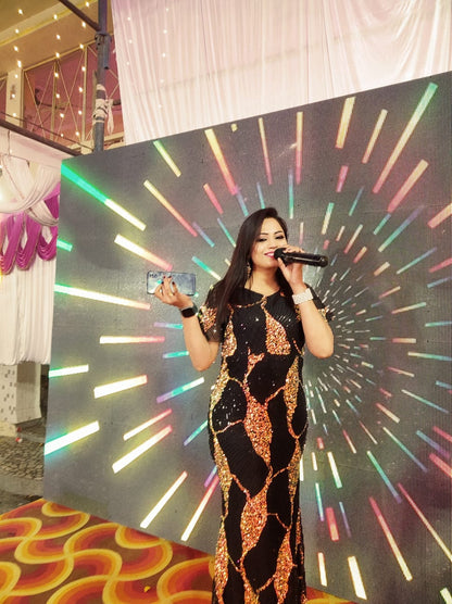 Anchor(Nandini Dwivedi), call 7985613007 for dates availability